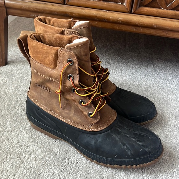 Sorel Winter Boots - Picture 1 of 6